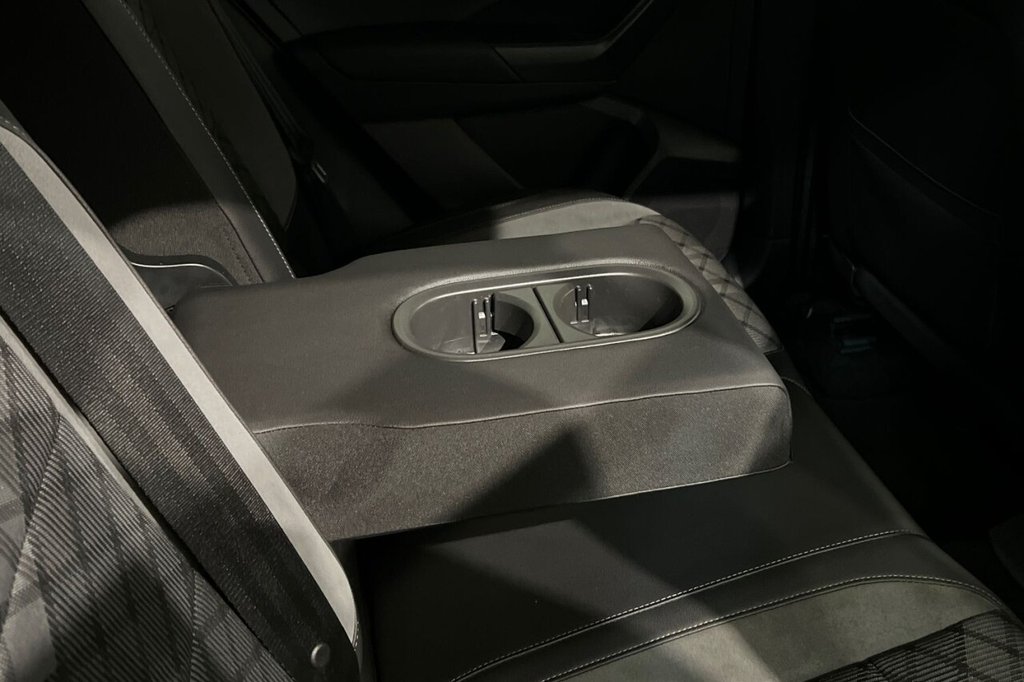 Used Volkswagen T-Roc 2023 for sale - 77369017: Photo 41