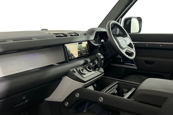 Used Land Rover Defender 2024 for sale - 76118705: Photo 11