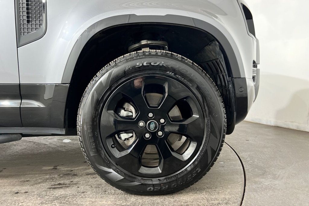 Used Land Rover Defender 2024 for sale - 76118705: Photo 14