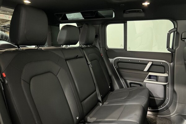 Used Land Rover Defender 2024 for sale - 76118705: Photo 26