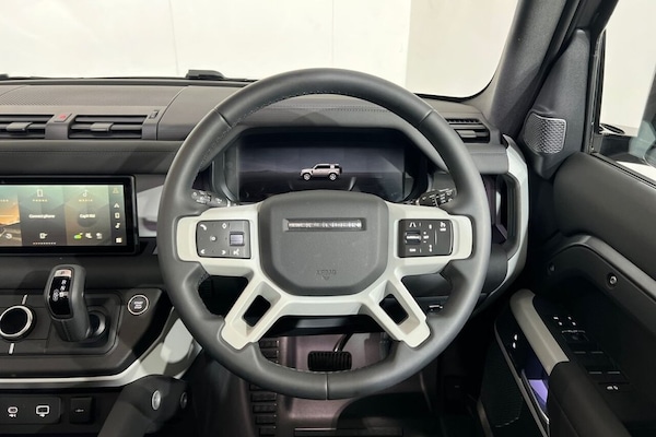 Used Land Rover Defender 2024 for sale - 76118705: Photo 27