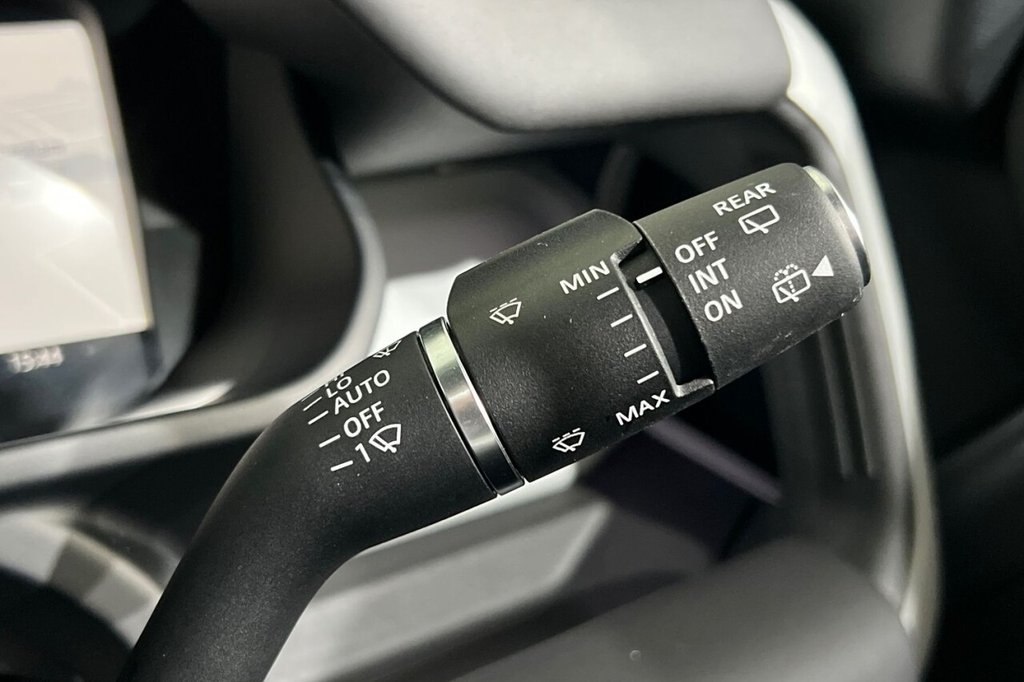 Used Land Rover Defender 2024 for sale - 76118705: Photo 31