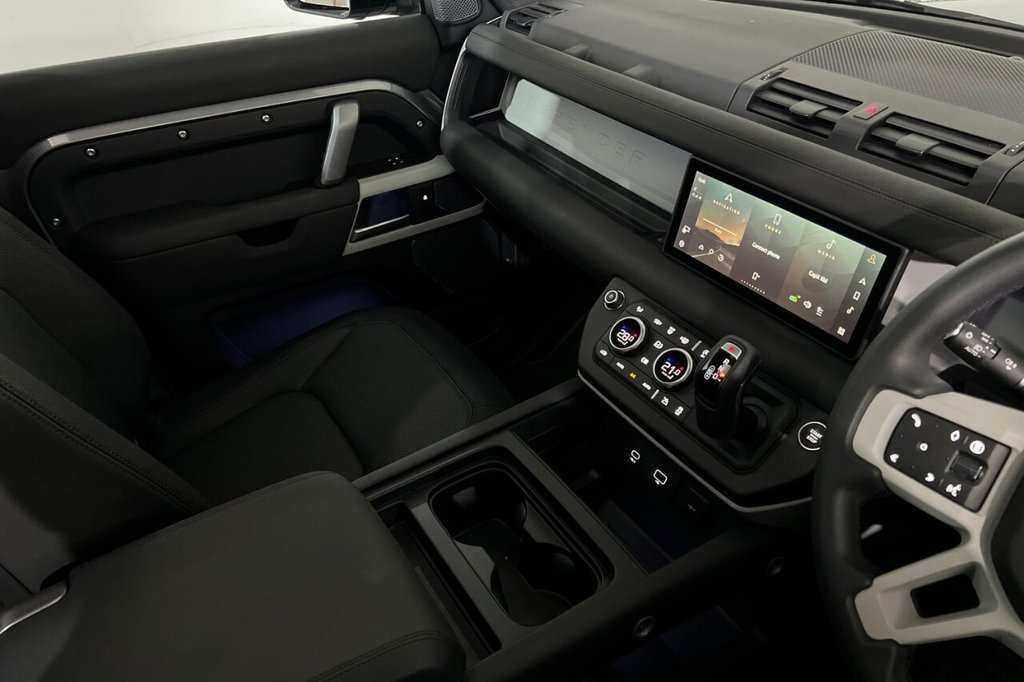 Used Land Rover Defender 2024 for sale - 76118705: Photo 36