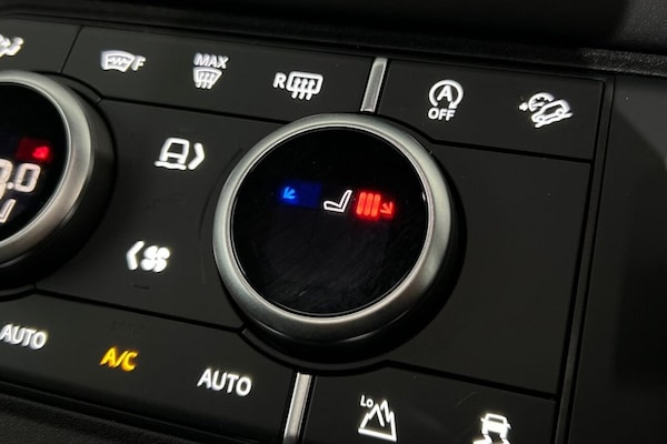 Used Land Rover Defender 2024 for sale - 76118705: Photo 38