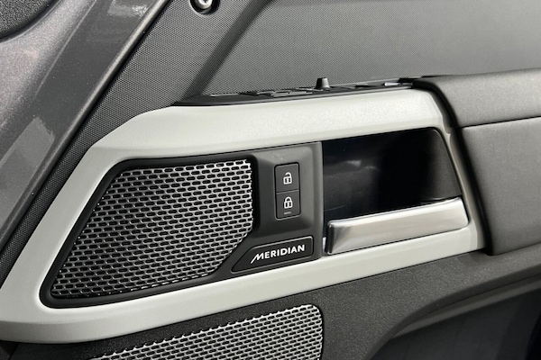 Used Land Rover Defender 2024 for sale - 76118705: Photo 40