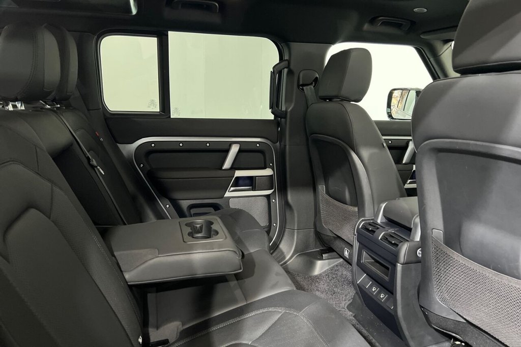 Used Land Rover Defender 2024 for sale - 76118705: Photo 42