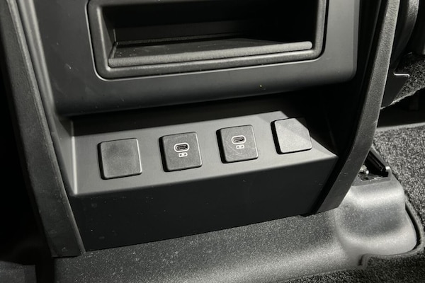 Used Land Rover Defender 2024 for sale - 76118705: Photo 43