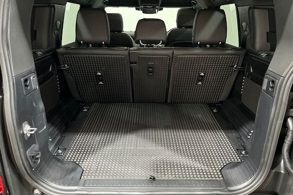 Used Land Rover Defender 2024 for sale - 76118705: Photo 45