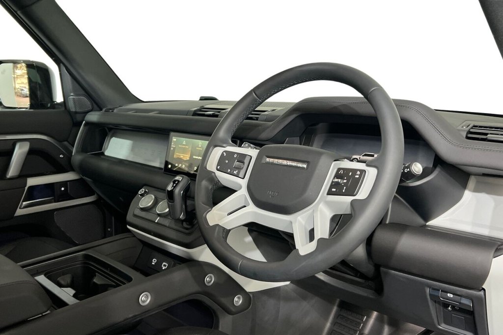 Used Land Rover Defender 2024 for sale - 76118705: Photo 9