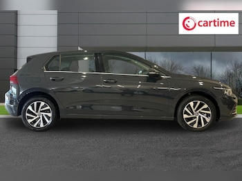 Used Volkswagen Golf 2024 for sale - 79333979: Photo