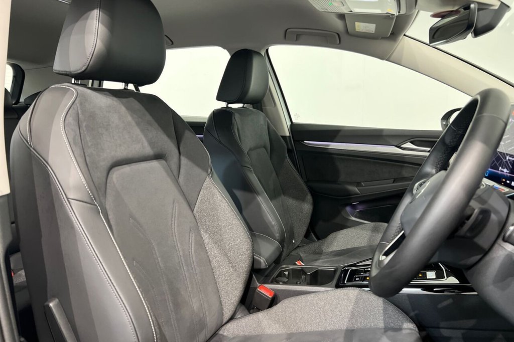 Used Volkswagen Golf 2024 for sale - 77139556: Photo 21