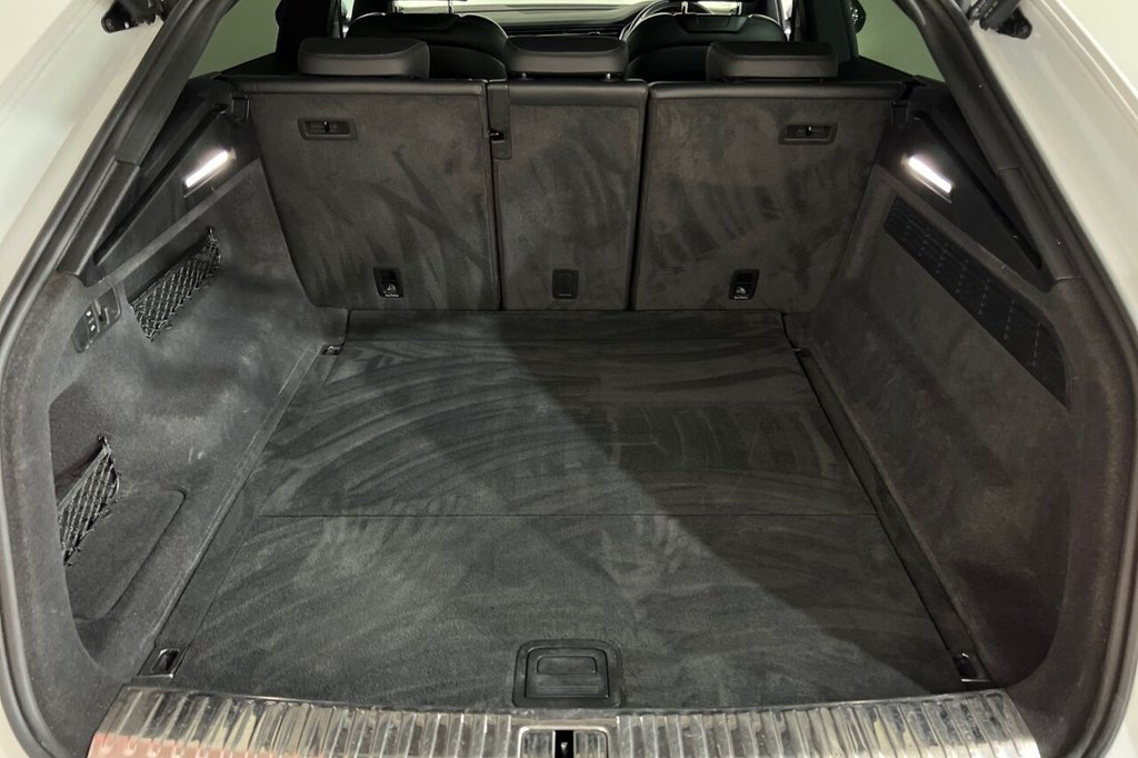 Used Audi Q8 2022 for sale - 76345429: Photo 43