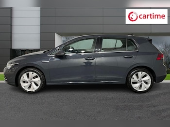 Used Volkswagen Golf 2022 for sale - 76642333: Photo