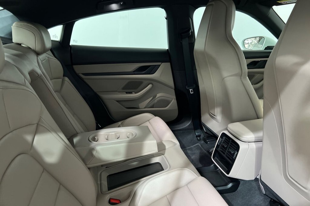 Used Porsche Taycan 2022 for sale - 76118413: Photo 43