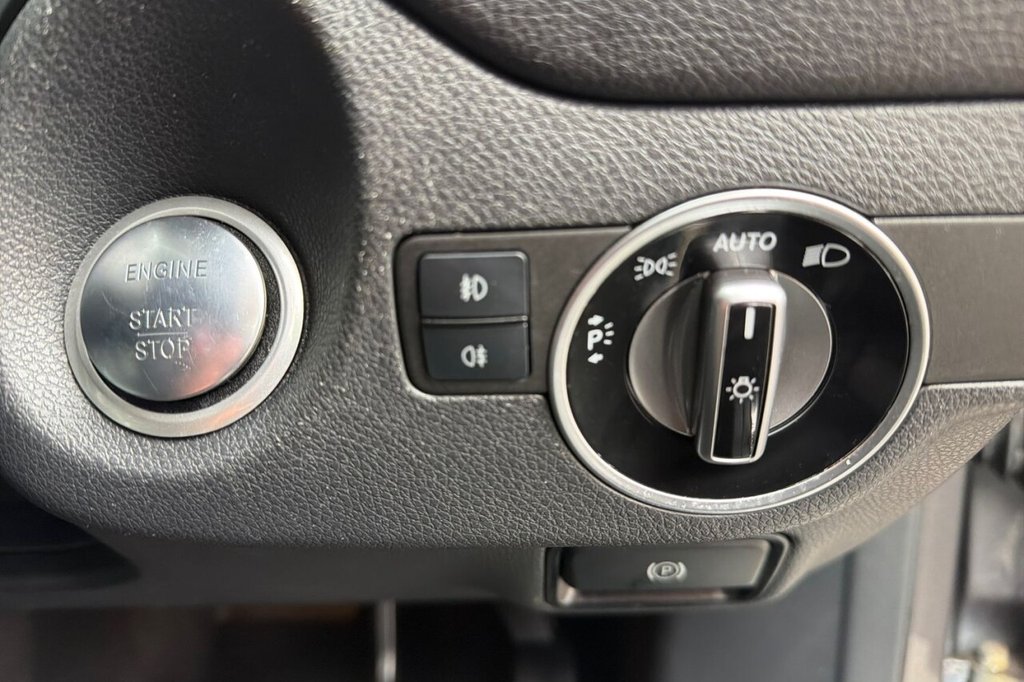 Used Mercedes-Benz GLA 2019 for sale - 77981537: Photo 35