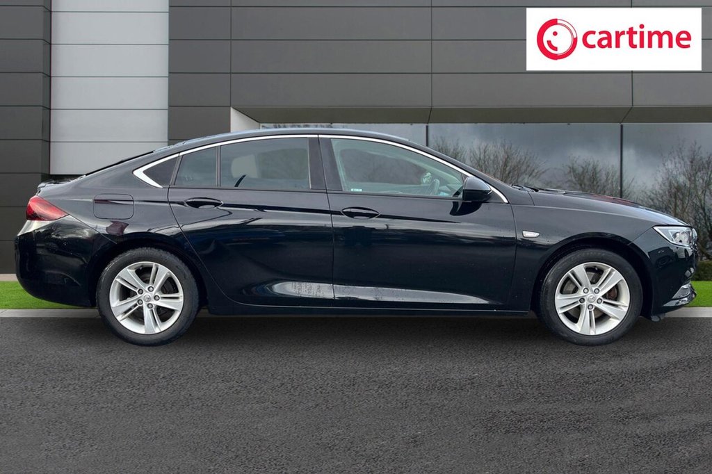 Used Vauxhall Insignia 2018 for sale - 77546835: Photo 2
