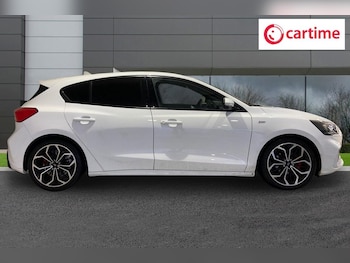 Used Ford Focus 2020 for sale - 76772997: Photo