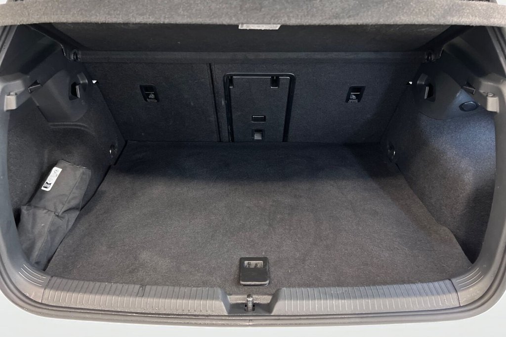 Used Volkswagen Golf 2024 for sale - 76642249: Photo 41