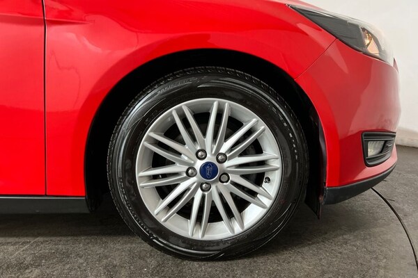 Used Ford Focus 2017 for sale - 76105435: Photo 14