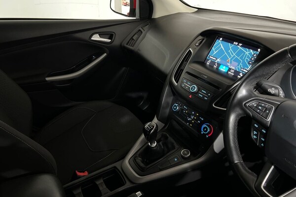 Used Ford Focus 2017 for sale - 76105435: Photo 33