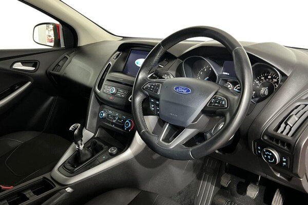 Used Ford Focus 2017 for sale - 76105435: Photo 9