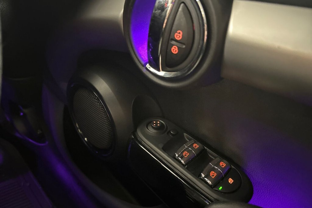 Used MINI Hatch 2018 for sale - 76900381: Photo 19