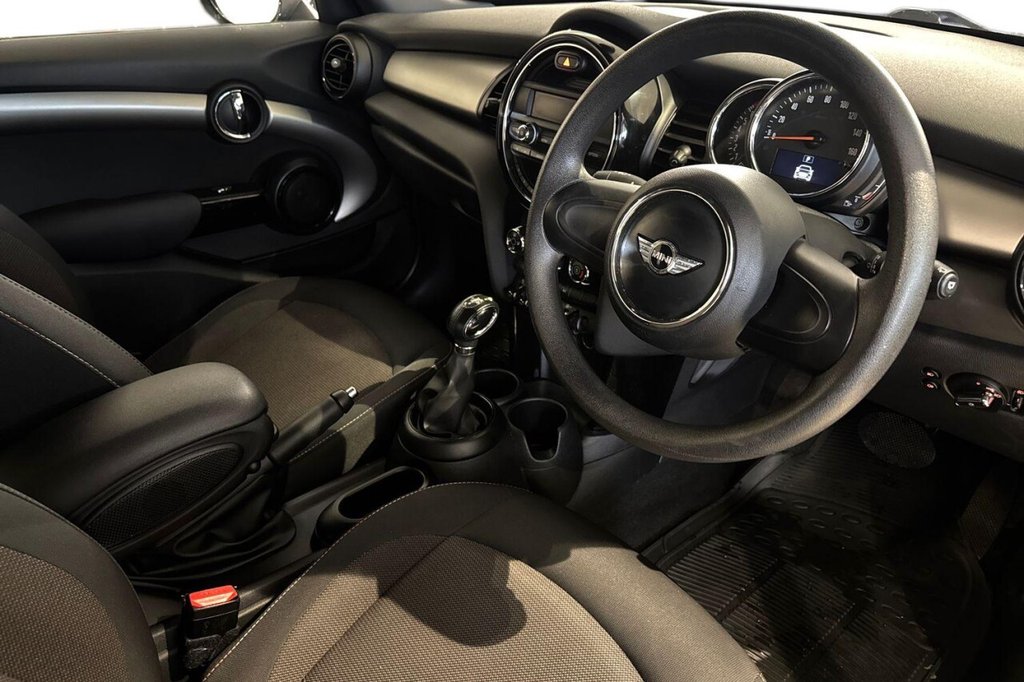 Used MINI Hatch 2018 for sale - 76900381: Photo 9