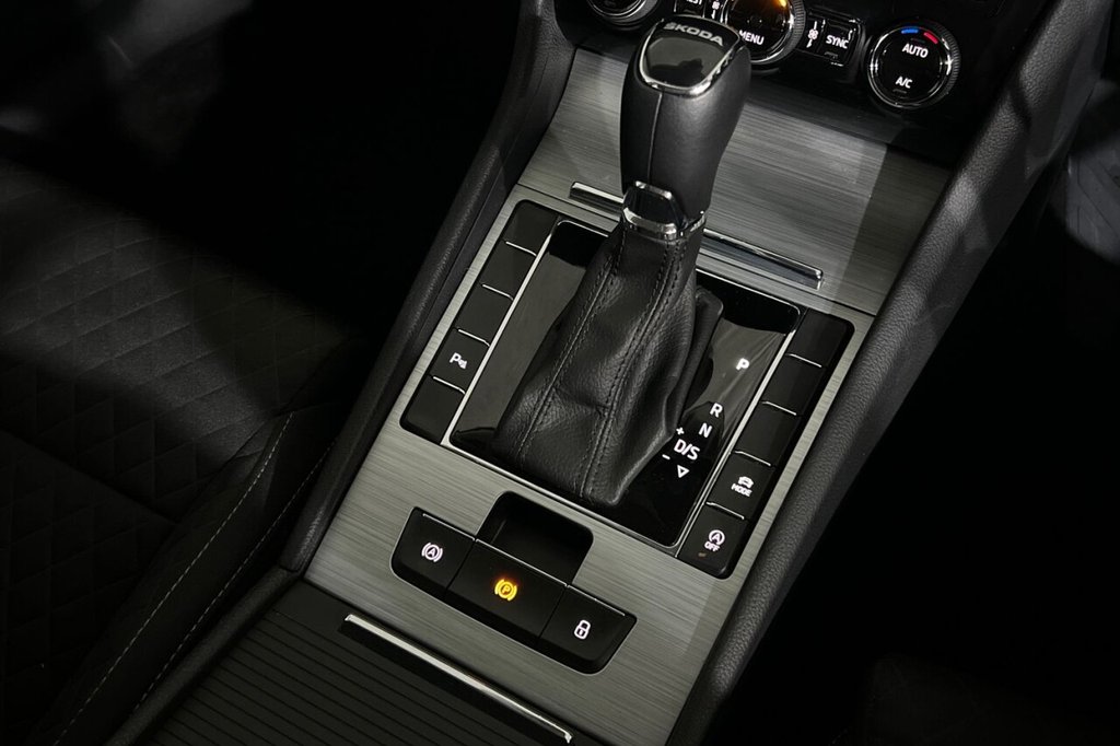 Used Skoda Superb 2023 for sale - 76223106: Photo 32