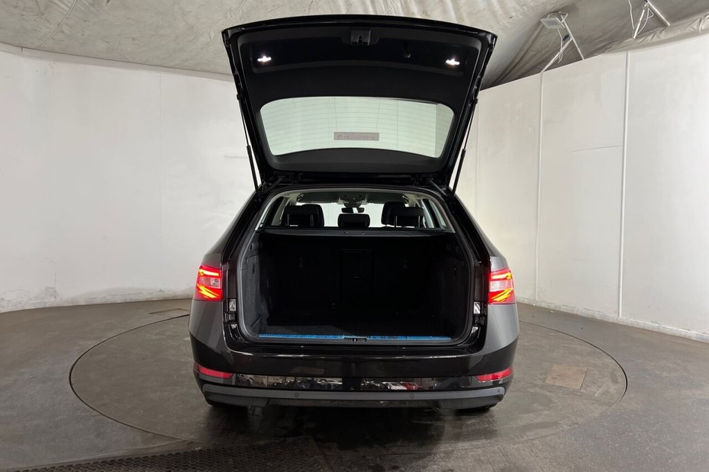 Used Skoda Superb 2023 for sale - 76223106: Photo 37