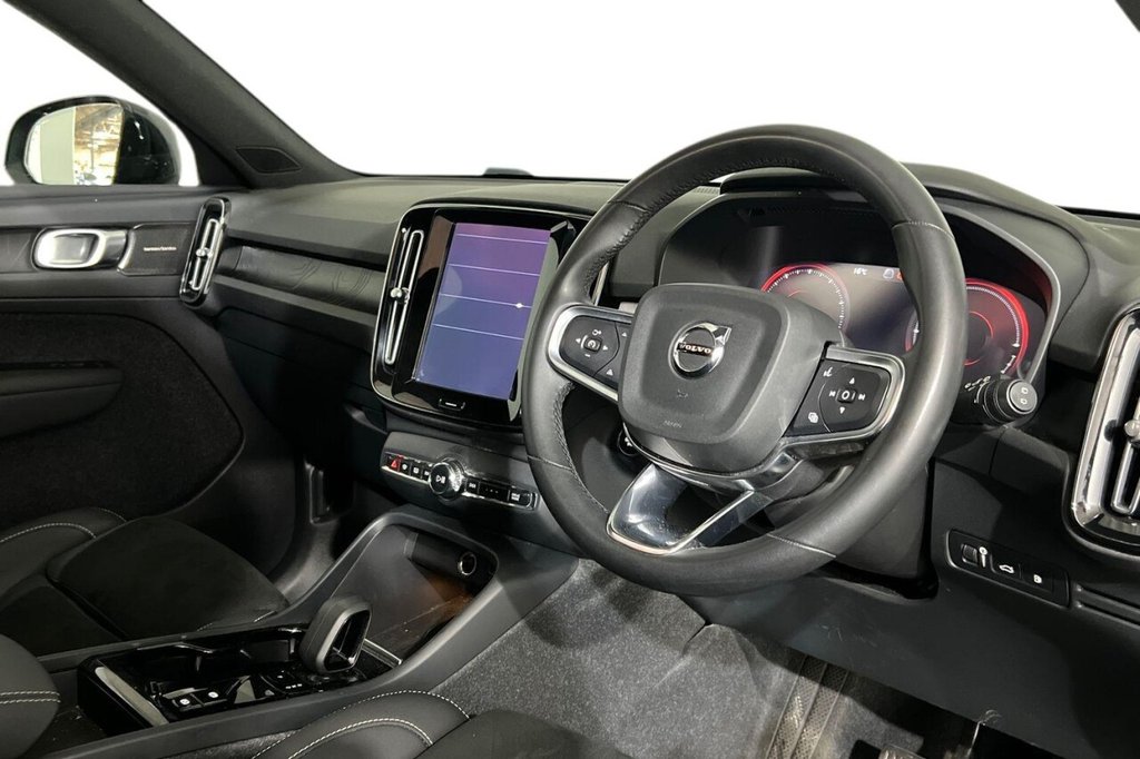 Used Volvo XC40 2023 for sale - 77048889: Photo 9