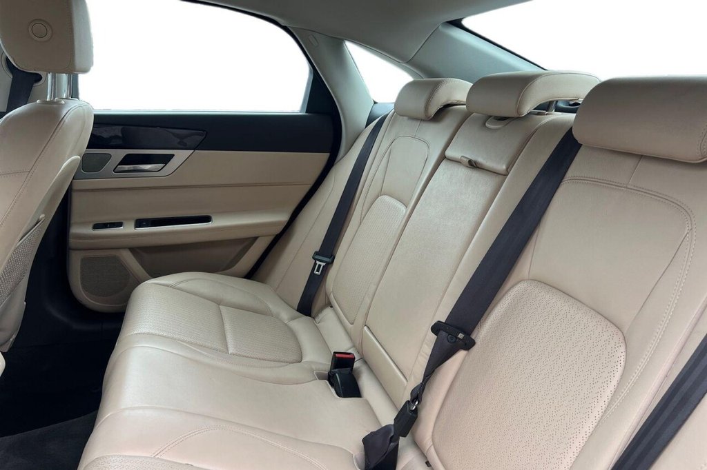 Used Jaguar XF 2018 for sale - 76223545: Photo 10