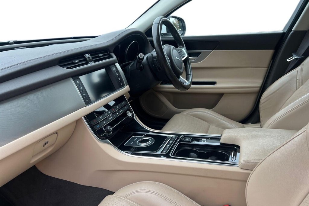 Used Jaguar XF 2018 for sale - 76223545: Photo 11