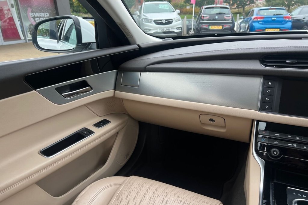 Used Jaguar XF 2018 for sale - 76223545: Photo 17