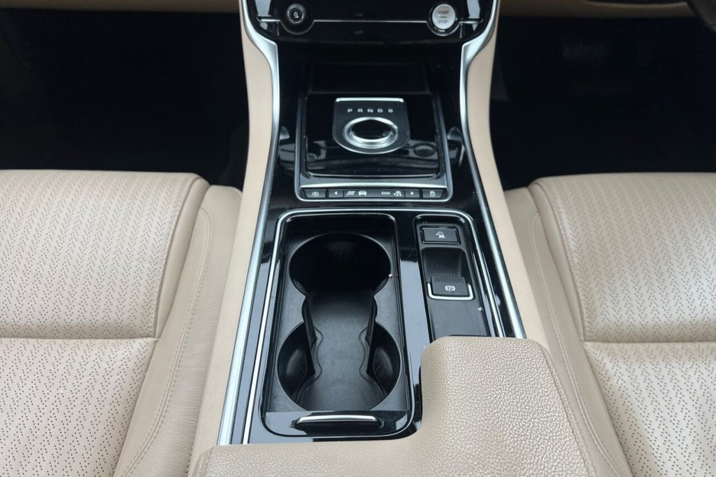 Used Jaguar XF 2018 for sale - 76223545: Photo 19