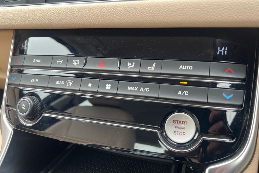 Used Jaguar XF 2018 for sale - 76223545: Photo 31