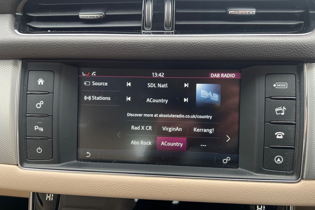 Used Jaguar XF 2018 for sale - 76223545: Photo 38