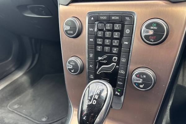 Used Volvo V40 Cross Country 2019 for sale - 75451182: Photo 17