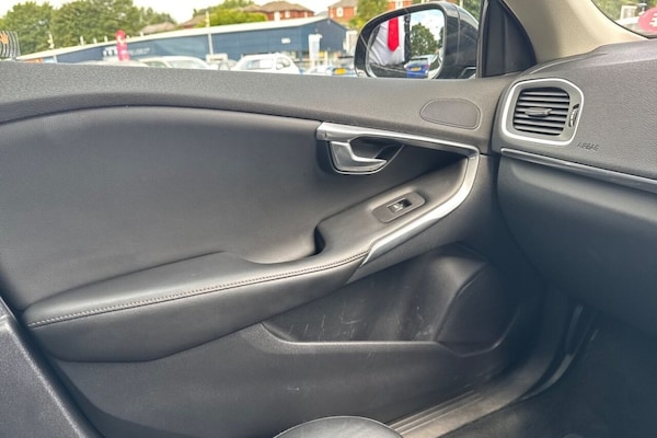 Used Volvo V40 Cross Country 2019 for sale - 75451182: Photo 19