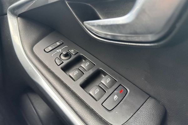 Used Volvo V40 Cross Country 2019 for sale - 75451182: Photo 20