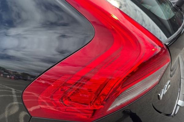 Used Volvo V40 Cross Country 2019 for sale - 75451182: Photo 24