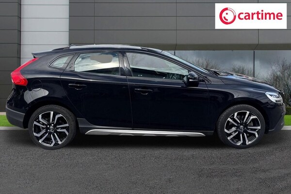 Used Volvo V40 Cross Country 2019 for sale - 75451182: Photo 2