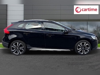 Used Volvo V40 Cross Country 2019 for sale - 75451182: Photo