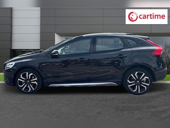 Used Volvo V40 Cross Country 2019 for sale - 75451182: Photo
