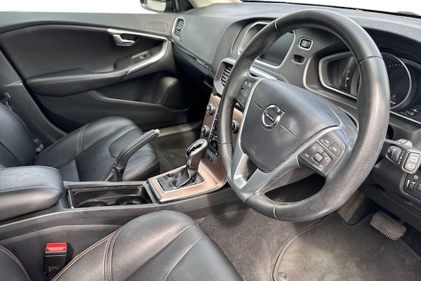 Used Volvo V40 Cross Country 2019 for sale - 75451182: Photo 9