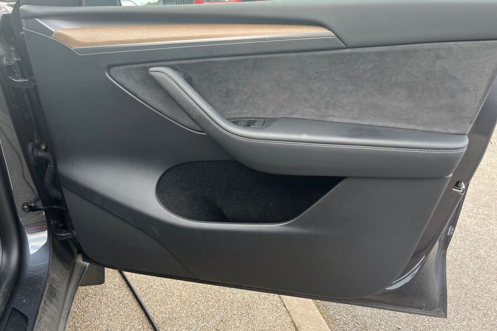 Used Tesla Model Y 2024 for sale - 77621350: Photo 25