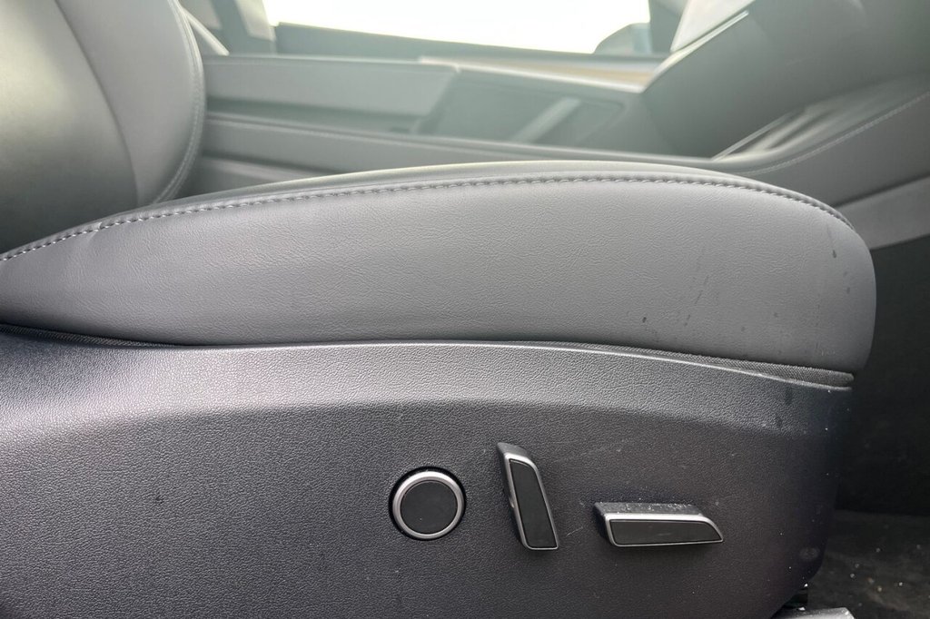 Used Tesla Model Y 2024 for sale - 77621350: Photo 28