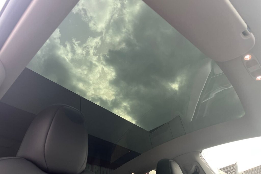 Used Tesla Model Y 2024 for sale - 77621350: Photo 29