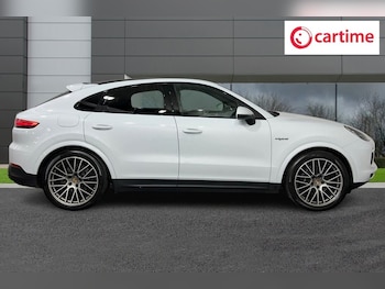 Used Porsche Cayenne 2022 for sale - 76118660: Photo 2