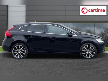 Used Volvo V40 2019 for sale - 75665770: Photo
