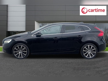 Used Volvo V40 2019 for sale - 75665770: Photo
